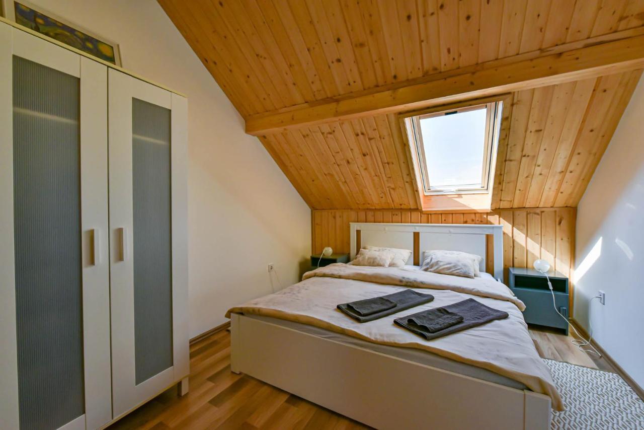 Fekete Rigo Vendeghaz Apartment เอ็กแกร์ซาโลก ภายนอก รูปภาพ