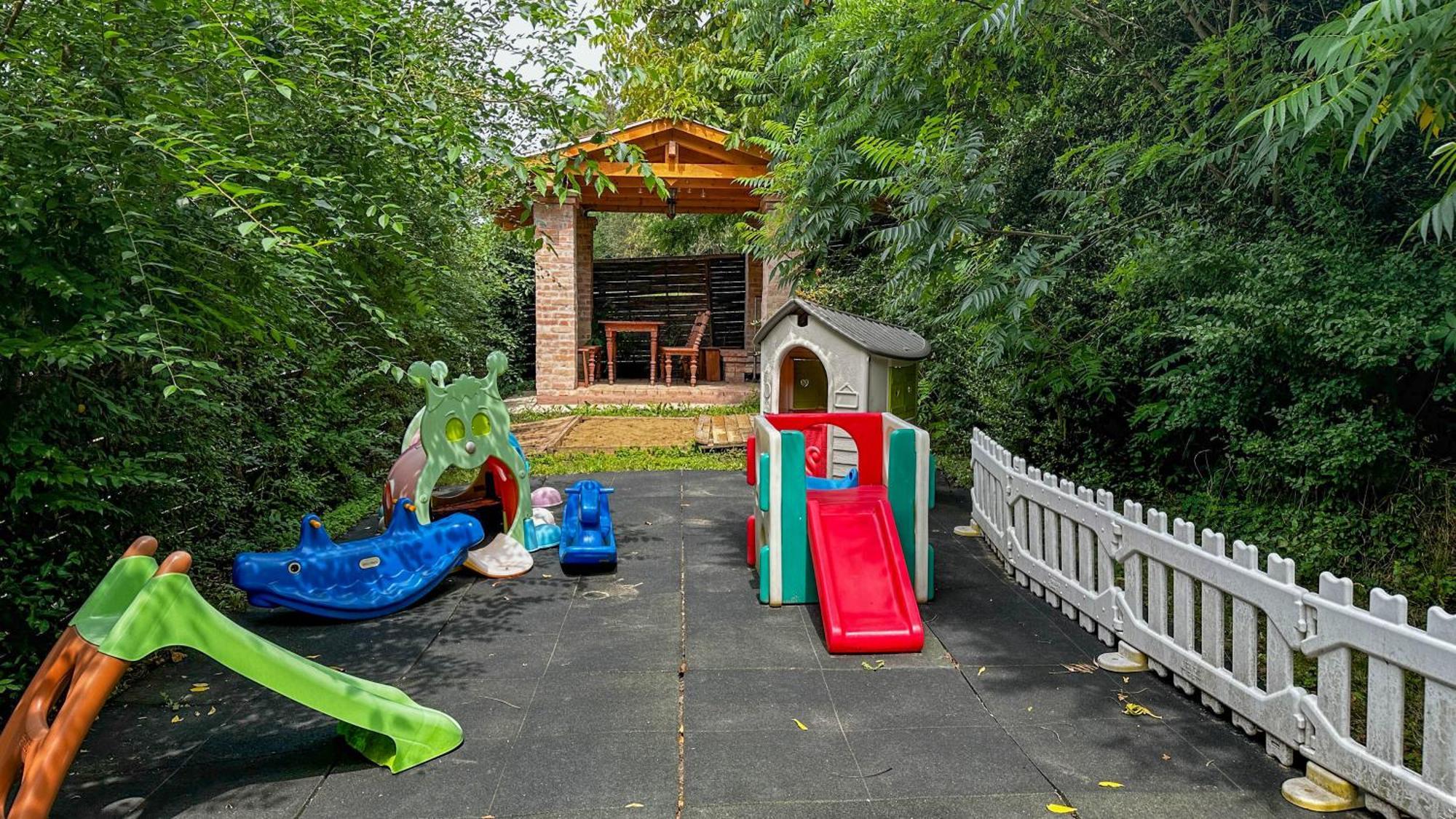 Fekete Rigo Vendeghaz Apartment เอ็กแกร์ซาโลก ภายนอก รูปภาพ