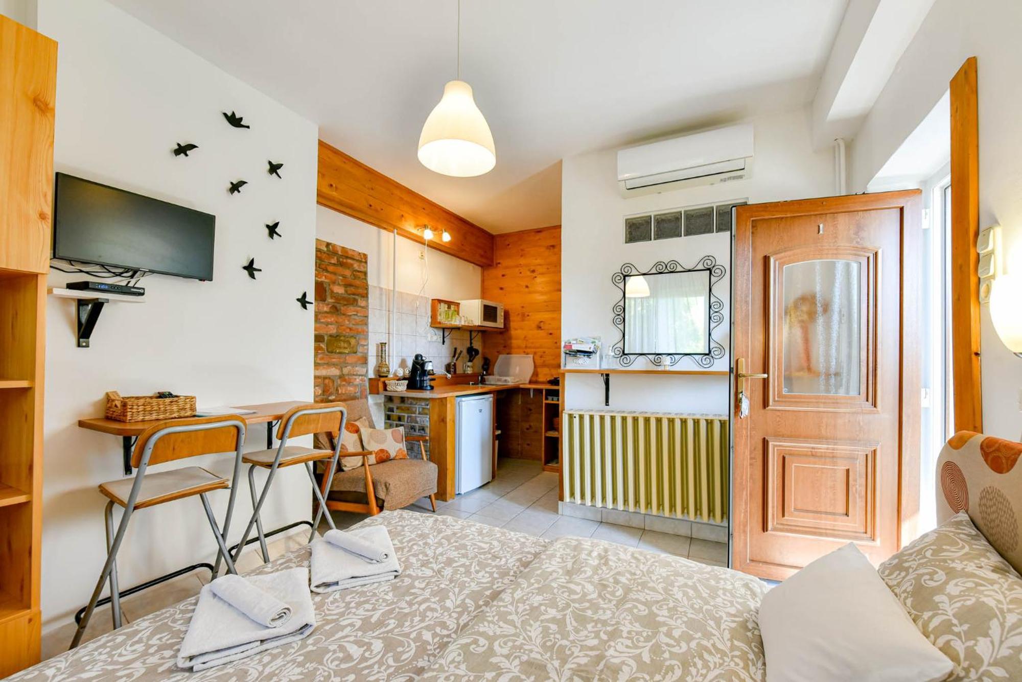 Fekete Rigo Vendeghaz Apartment เอ็กแกร์ซาโลก ภายนอก รูปภาพ