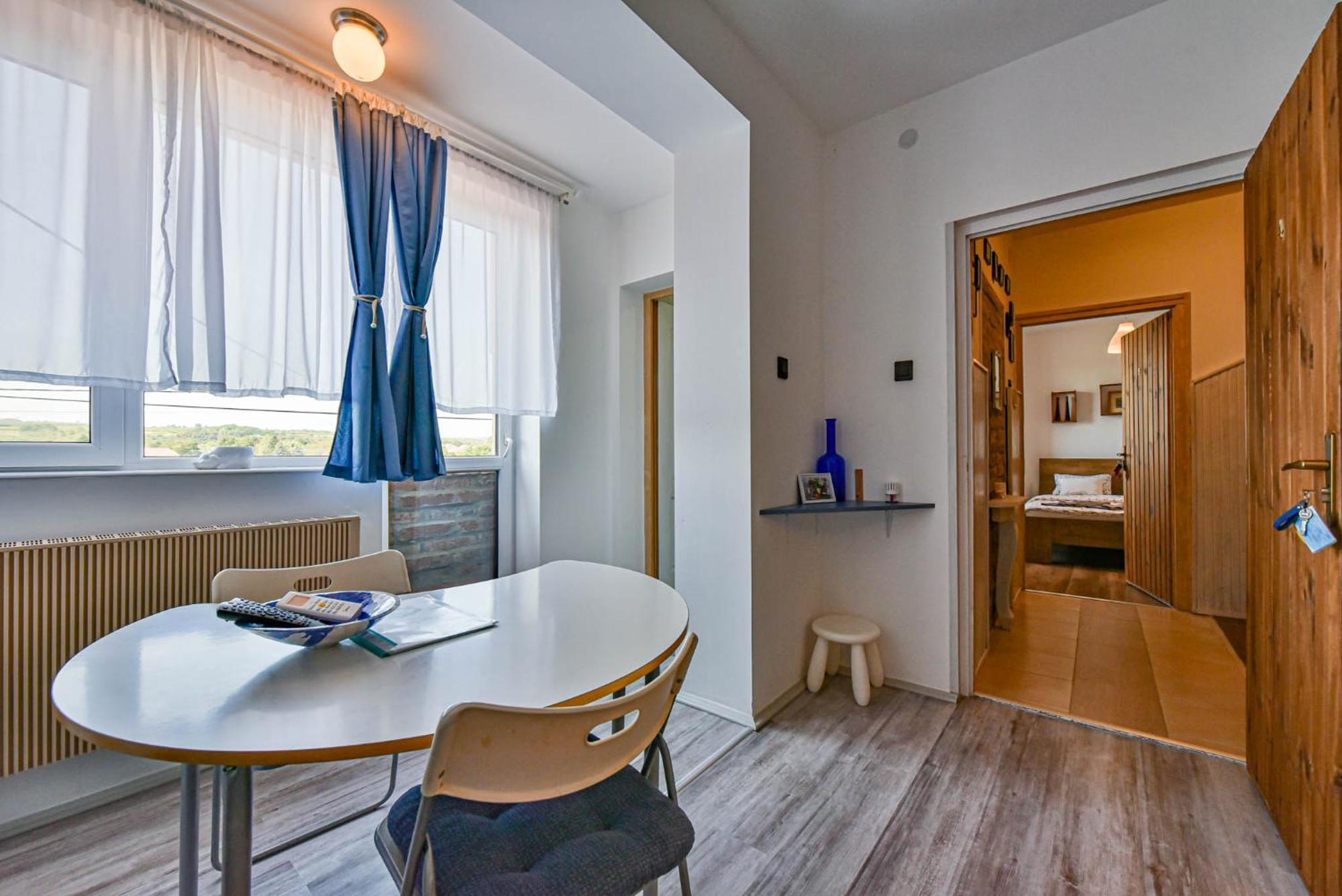 Fekete Rigo Vendeghaz Apartment เอ็กแกร์ซาโลก ภายนอก รูปภาพ